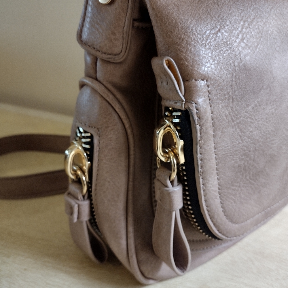 Madison West Saddlebag Tan Chunky Zipper Pulls Gold Plated Adjustable Strap